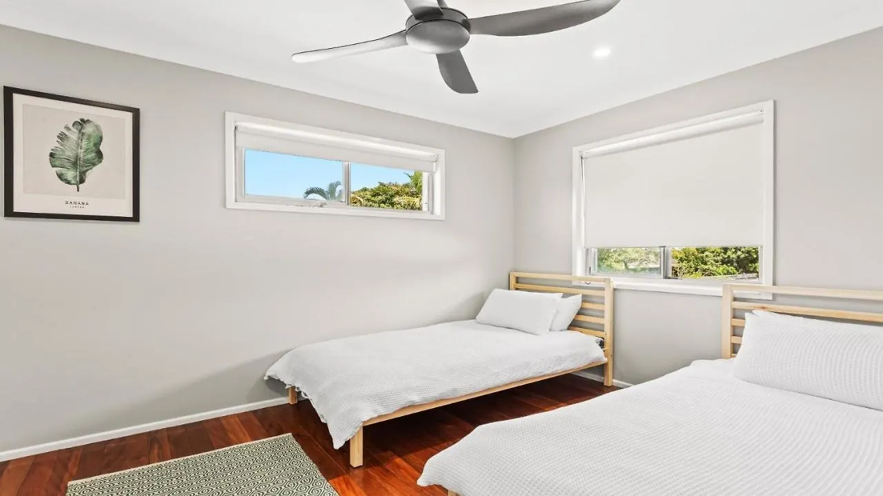 1 Ilya Street Currimundi Qld Villa Kawana Waters 0*,  Ausztrália