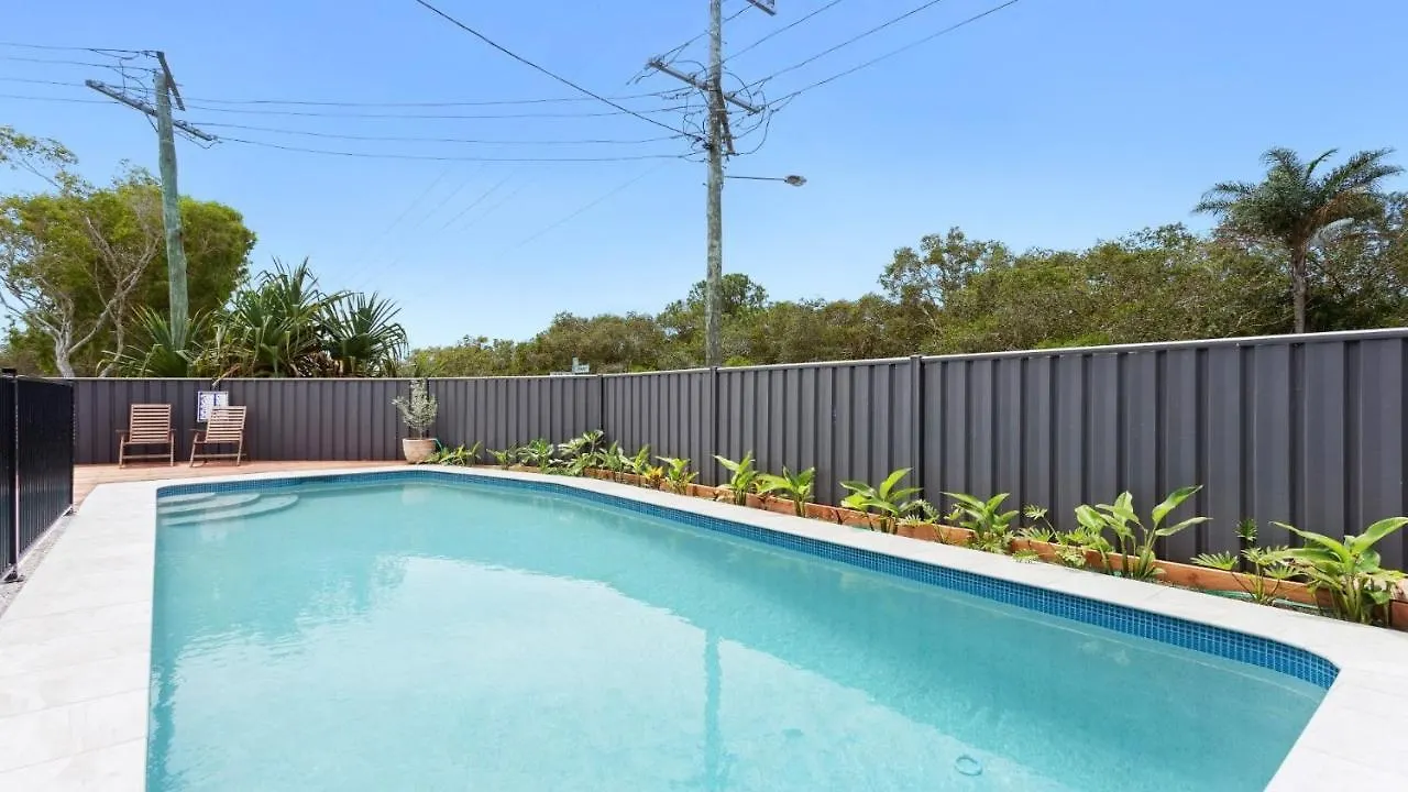 1 Ilya Street Currimundi Qld Villa Kawana Waters Nyaraló